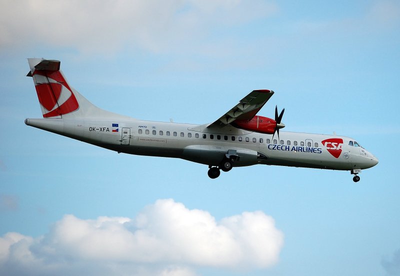 05.08.08 (HAM) Auf dem Abendkurs von Czech Airlines kamen sie mit ihrer ATR72-500.