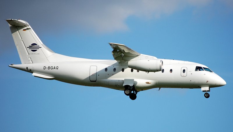 05.08.08 (HAM) Auf den Saarbrcken kursen von C9 kommt fters mal die D328J zum Einsatz.