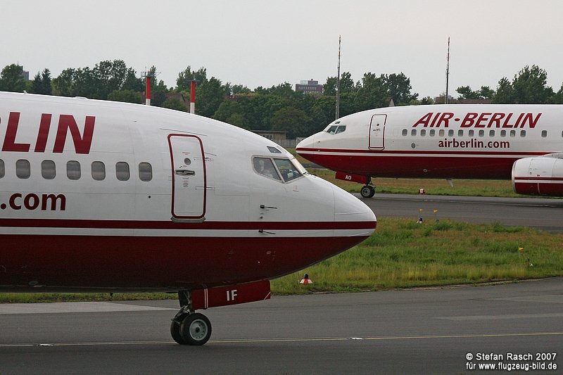 2x Boeing 737-300/800 
Air Berlin D-ADIF, D-ABAO
@ Berlin TXL