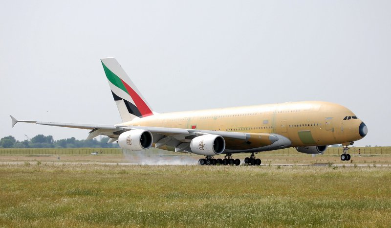 30.5.2008 Der 2te A380 fr EK kommt gerade aus TLS.
Seit ein paar Tagen ist schon der dritte A380 fr EK in Finki.
Der erst wird demchst ausgeliefert. (Bilder folgen)