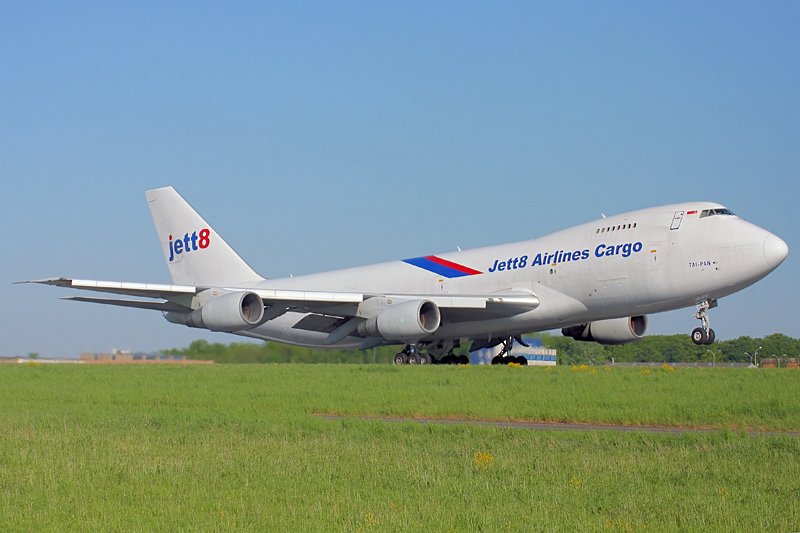 9V-JEA, B747-2D3F(SDC), Luxembourg ELLX/LUX, 12.05.08, JETT8  Tai Pan  takes off on an eastbound departure from Luxembourg, (EOS40D + Sigma 50-500)