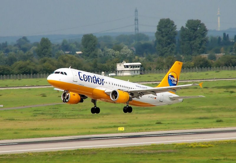 A 320 der Condor (D-AICE)  beim Start in Dsseldorf - 08.09.2005