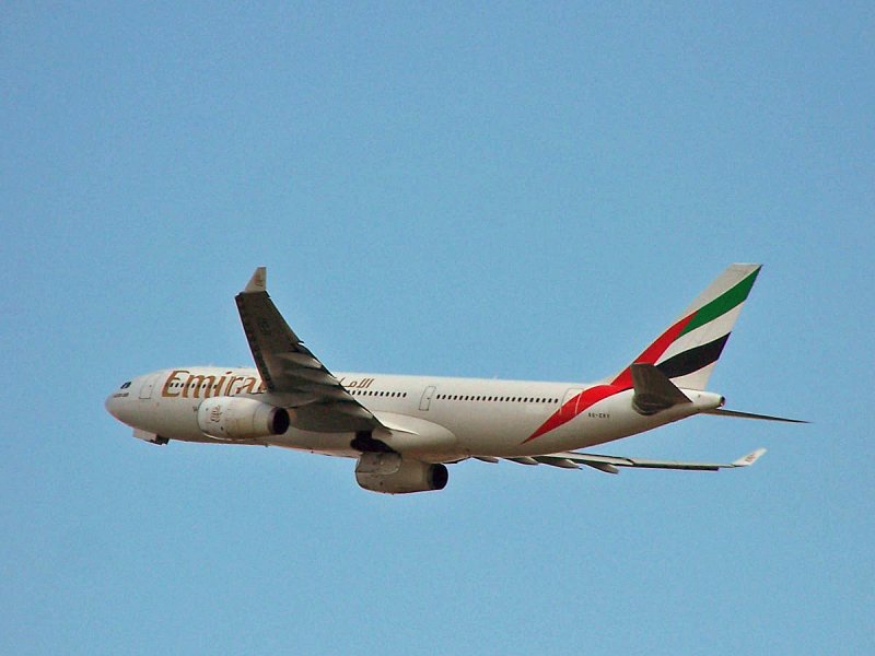 A330-200 Emitates Start in Hamburg. 23.04.08