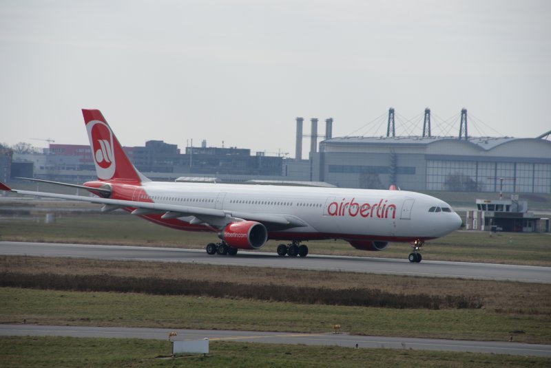 A330 der Air Berlin (betrieben von LTU) auf dem Weg nach Las Palmas