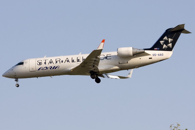 Adria Airways, S5-AAG, Bombardier, CRJ 200ER, 21.04.2009, FRA, Frankfurt, Germany 