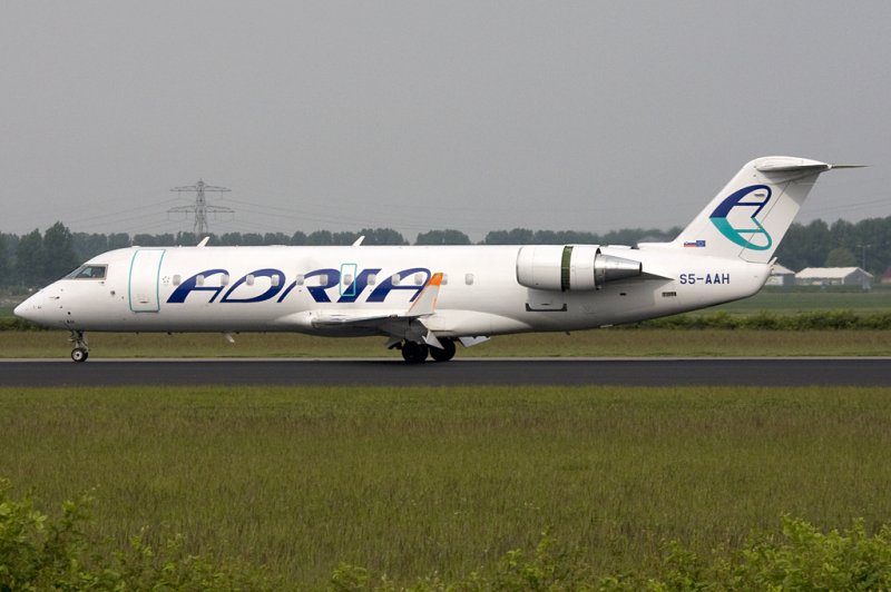 Adria Airways, S5-AAH, Bombardier, CRJ 200, 21.05.2009, AMS, Amsterdam, Netherlands 



