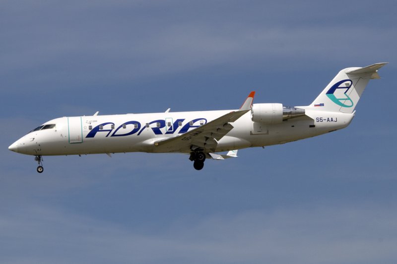 Adria Airways, S5-AAJ, Bombardier, CRJ-200LR, 21.07.2009, FRA, Frankfurt, Germany 

