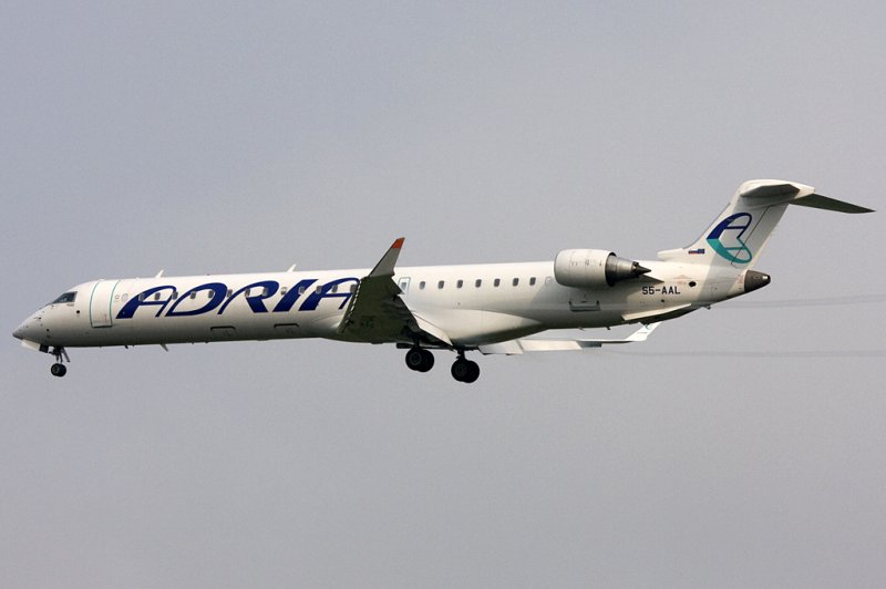 Adria Airways, S5-AAL, Bombardier, CRJ-900, 01.05.2009, FRA, Frankfurt, Germany 

