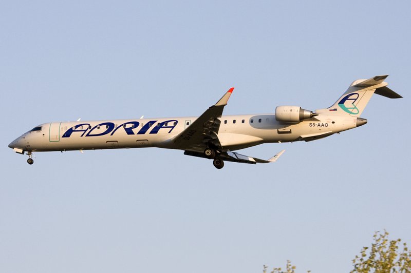 Adria Airways, S5-AAO, Bombardier, CRJ-900, 21.04.2009, FRA, Frankfurt, Germany 

