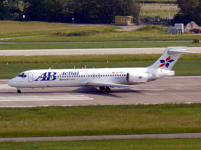 AeBAL B 717 EC-HOA - eine der wenigen Gesellschaften, die diesen Flugzeugtyp in ERropa noch einsetzen