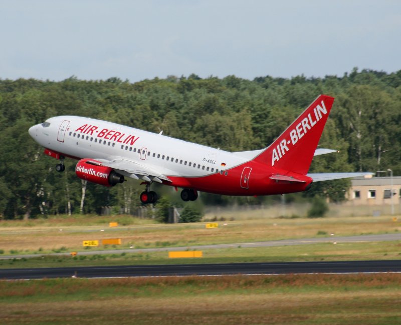 Air Berlin B 737-75B D-AGEL beim Start in Berlin-Tegel am 26.07.2009