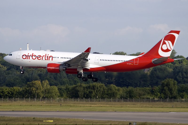 Air Berlin, D-ALPI, Airbus, A330-223, 07.06.2009, DUS, Dsseldorf, Germany 

