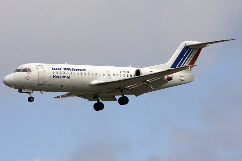 Air France Regional, F-GLIV, Fokker, F-70, 29.03.2009, CDG, Paris-Charles de Gaulle, France

