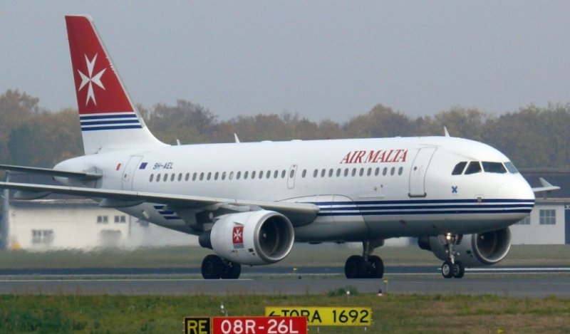 Air Malta 319 9H-AEL Berlin TXL November 2008