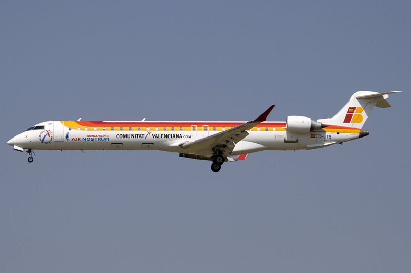 Air Nostrum, EC-JTS, Bombardier, CRJ-900, 17.06.2009, TLS, Toulouse, France 

