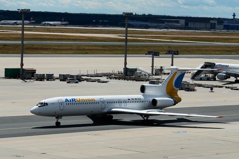 Air Union RA-85702 TU-154 im Juli 2008 am Flughafen Frankfurt / Main.