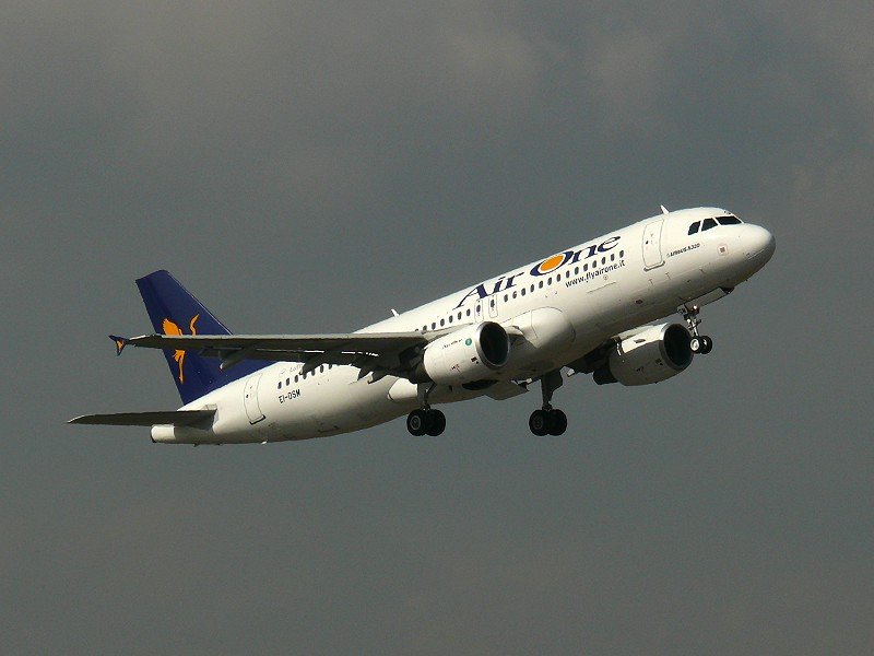 AirOne 320 EI-DSM BerlinTXL 27.03.2008