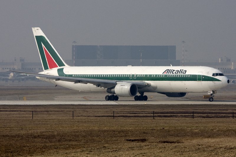 Alitalia, EI-CRD, Boeing, B767-31B-ER, 28.02.2009, MXP, Mailand-Malpensa, Italy 

