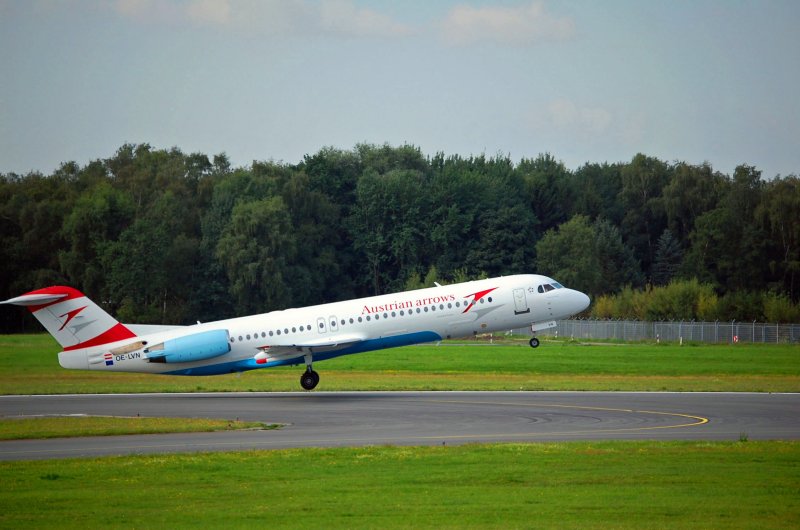 Austrian arrows Fokker F-100  Dnepropetrovsk  - Start vom Airport Hamburg nach Wien-Schwechat