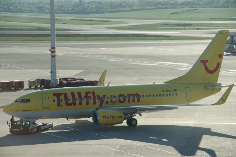 B737-800 der Tui-Fly auf dem Rollfeld