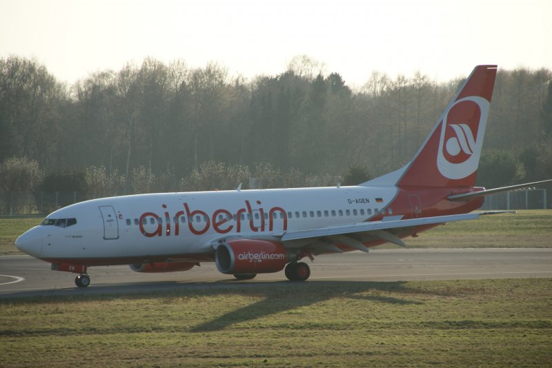 B737 der Air Berlin nach der Landung