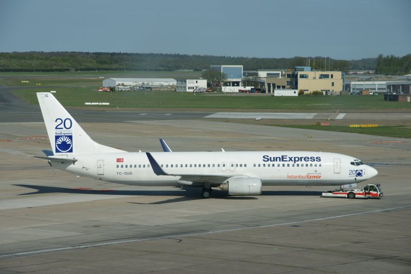 B737 der SunExpress mit Sonderlackierung anlssig dem 20jhrigen Bestehen