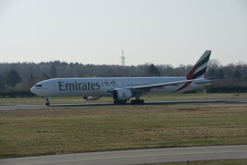 B777-300 der Emirates auf dem Weg nach Dubai
