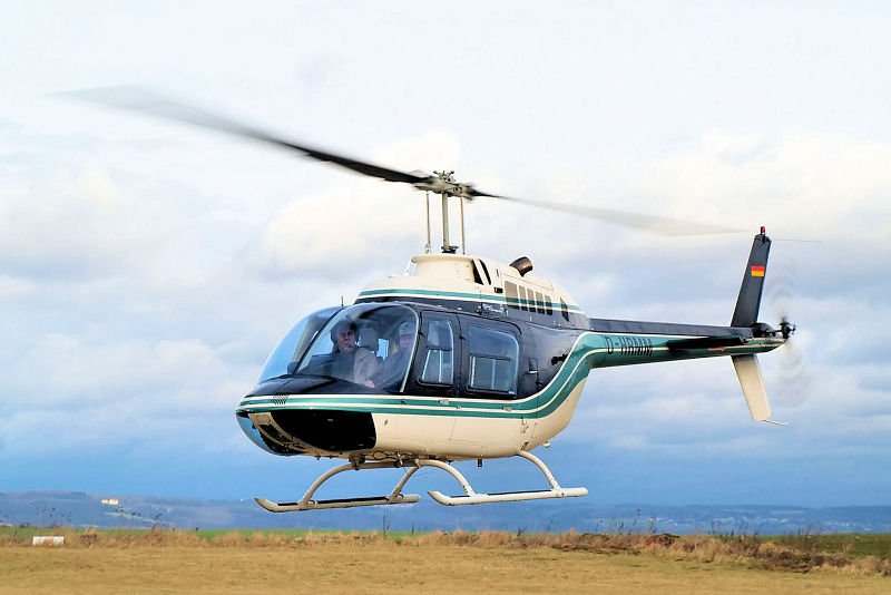 Bell 206 Jet Ranger III - D-HRMM bei einem Checkflug in Saffig-Heliport, am 19.01.2008.