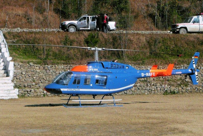 Bell 206 L3 (Long Ranger) - D-HAFE - am 29.12.2006 in Bagh (Pakistan) fr die UN im Einsatz. 