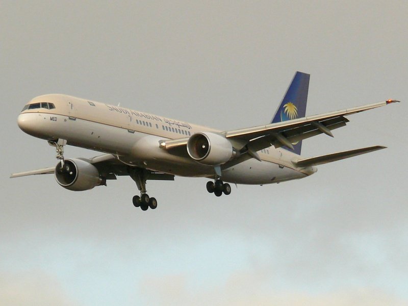 Besuch des Knigs Saudi Arabien Berlin TXL B 757-200 HZ-HMED 07.11.2007