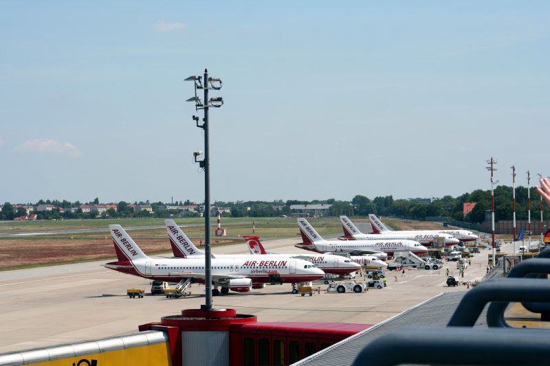 Blick von der Besucherterrasse des Flughafens Berlin-Tegel am 14.06.2009