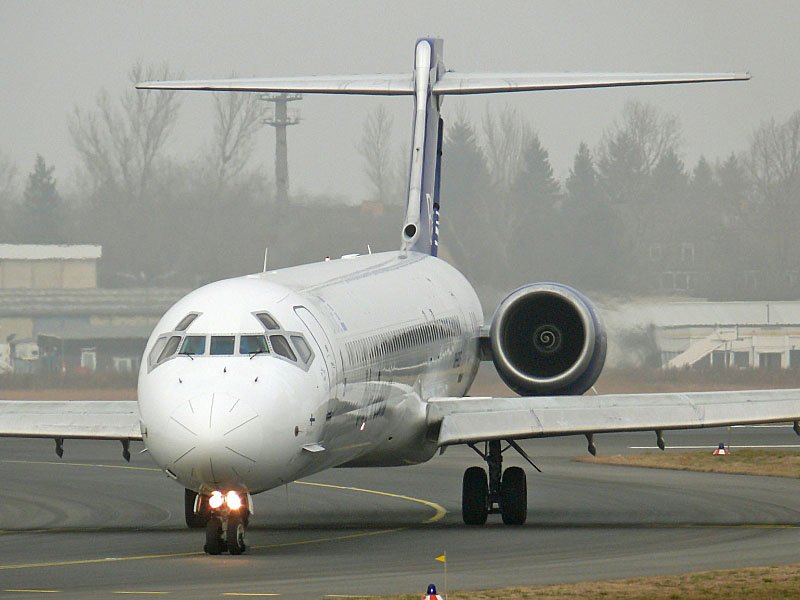 Blue1 MD 90 OH-BLE Berlin TXL 21.12.2007