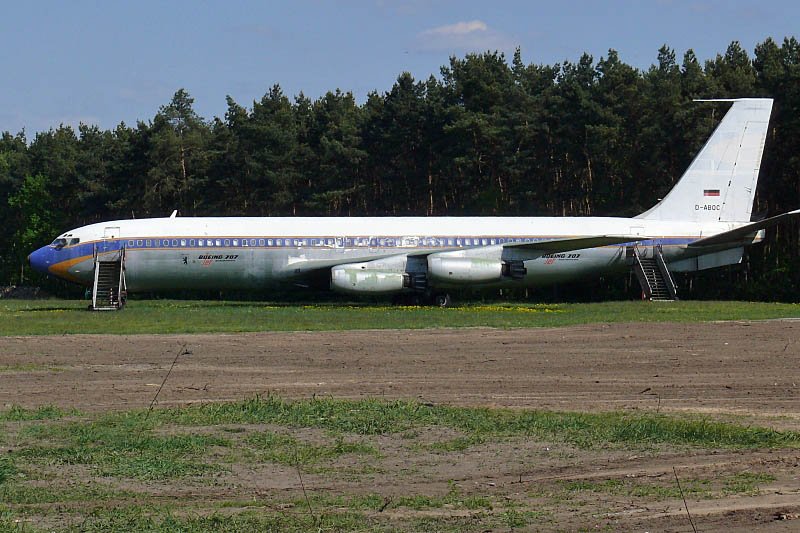 Boeing 707 D-ABOC vom Zaun am stlichen Landeanflug aufgenommen Berlin TXL
