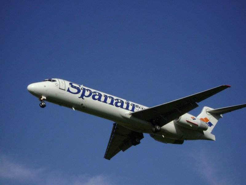 Boeing 717-200 der Spanair aus Barcelona vor Landung in Zrich-Kloten (7.8.08).