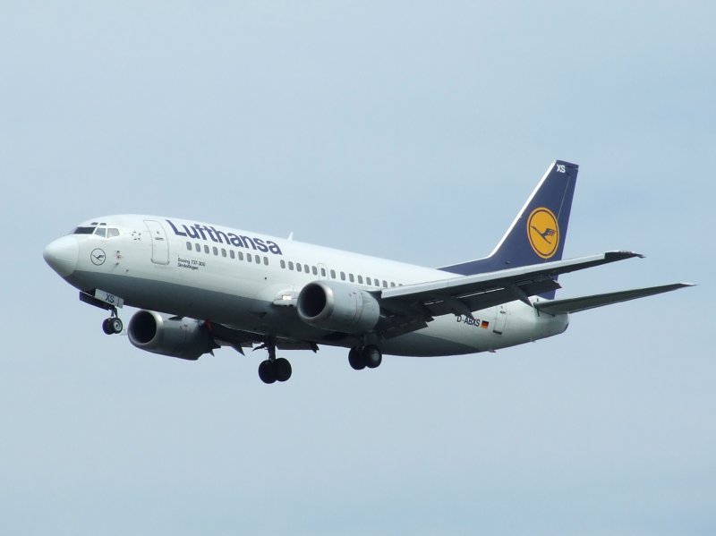 Boeing 737-300  Sindelfingen  der Lufthansa bei der Landung in Frankfurt am Main (FRA) am 07.08.2008.