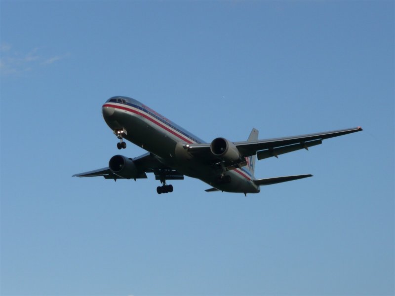 Boeing 767 der American Airlines im Anflug auf Zrich (2.5.08).
