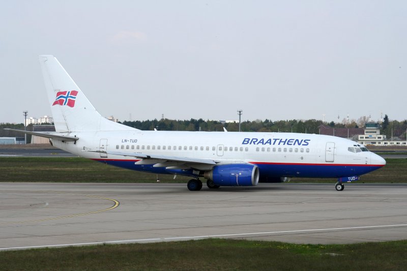 Braathens B 737-705 LN-TUD am 27.04.2008 auf dem Flughafen Berlin-Tegel