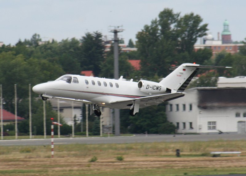 Brose Cessna 525A Citation CJ2 D-ICMS beim Start in Berlin-Tegel am 26.07.2009