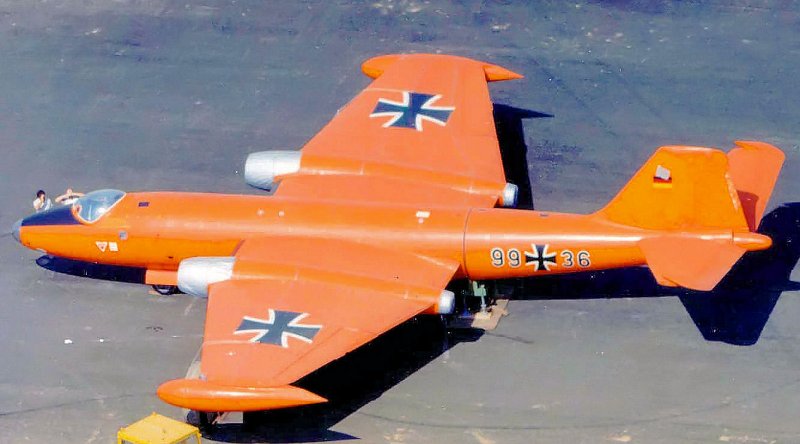 Canberra mit der Kennung 99+36 als Zieldarstellung- bzw. Schleppflugzeug bei der Luftwaffe eingesetzt. Sommer 1983.