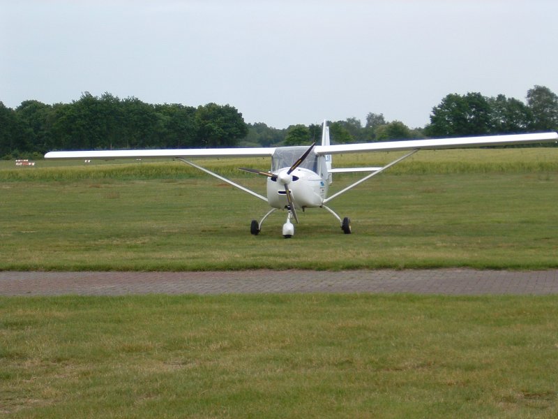 Cessna skyhawk 172 Oldenburg-Hatten am 20.5.07
