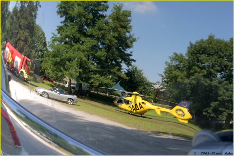 Christoph 8 gesehen durch eine Kfz-Heckscheibe..  Wanne-Eickel 12.08.2007