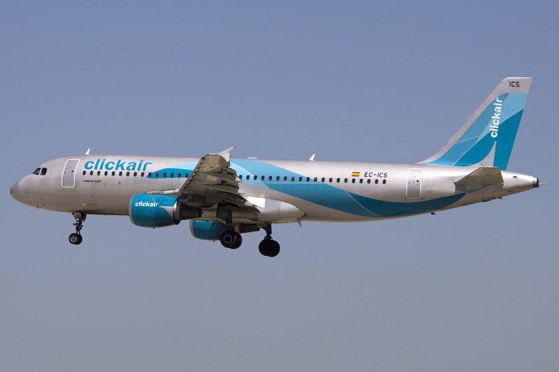 Clickair, EC-ICS, Airbus, A320-211, 13.06.2009, BCN, Barcelona, Spain 

