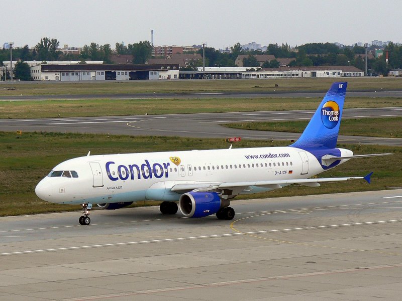 Condor A 320-212 D-AICF am 16.09.2006 auf dem Flughafen Berlin-Tegel
