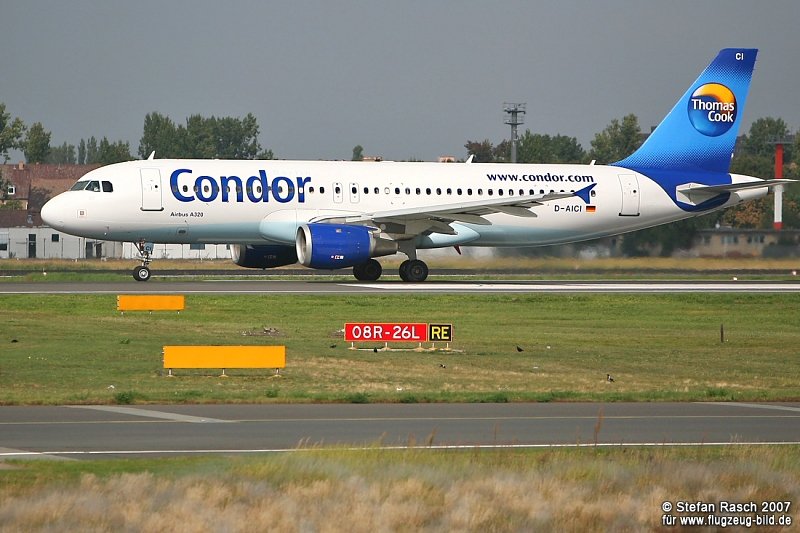 Condor Airbus A320 D-AICI / Berlin TXL