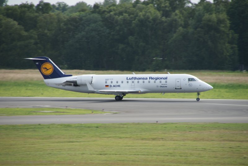 CRJ-200 der Lufthansa (D-ACHE) beim Start
