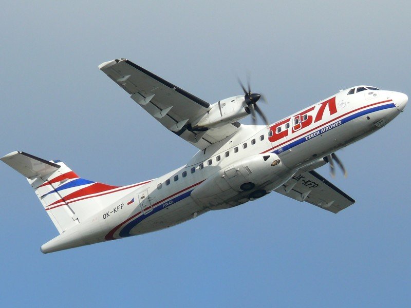 CSA ATR 42 OK-KFP Berlin TXL 19.04.2008