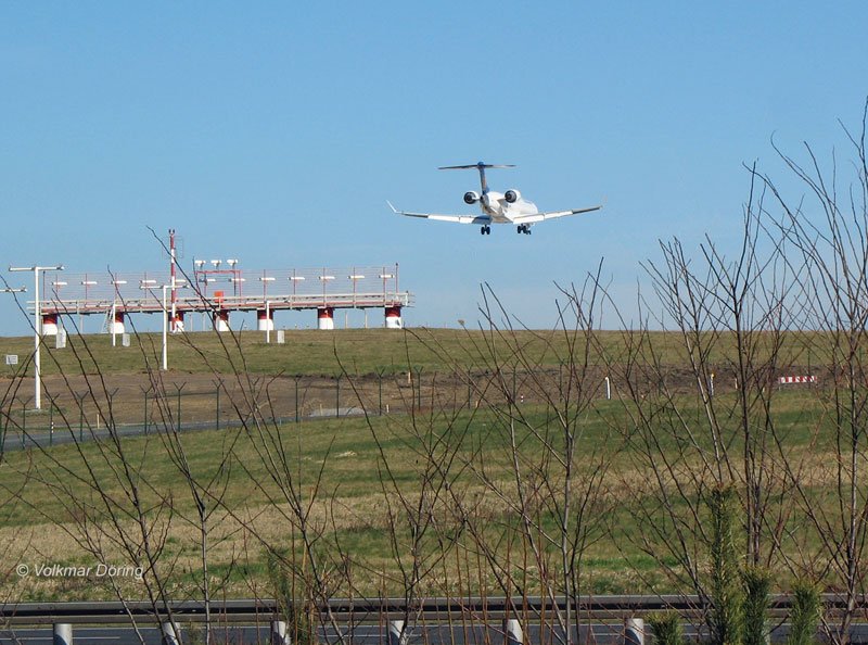D-ACKG Canadair Jet 900 ER (CJ900) der Fluggesellschaft Lufthansa CityLine als Flug LH 1070 aus Mnchen beim Landeanflug auf Dresden-Klotzsche; 12.03.2007
