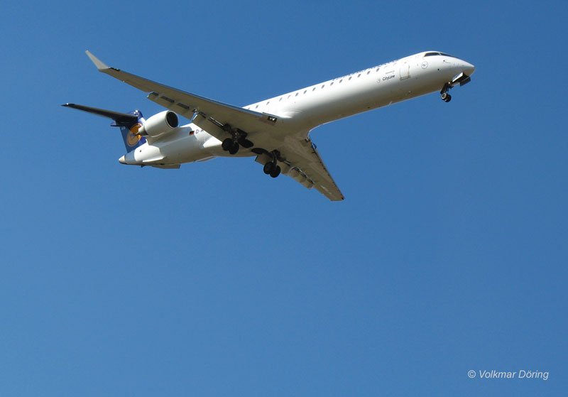 D-ACKG Canadair Jet 900 ER (CJ900) der Fluggesellschaft Lufthansa CityLine als Flug LH 1070 aus Mnchen beim Landeanflug auf Dresden-Klotzsche; 12.03.2007
