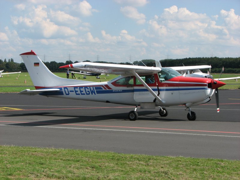 D-EEGW, Privat
Cessna TR182 Turbo Skylane RG II
Egelsbach
