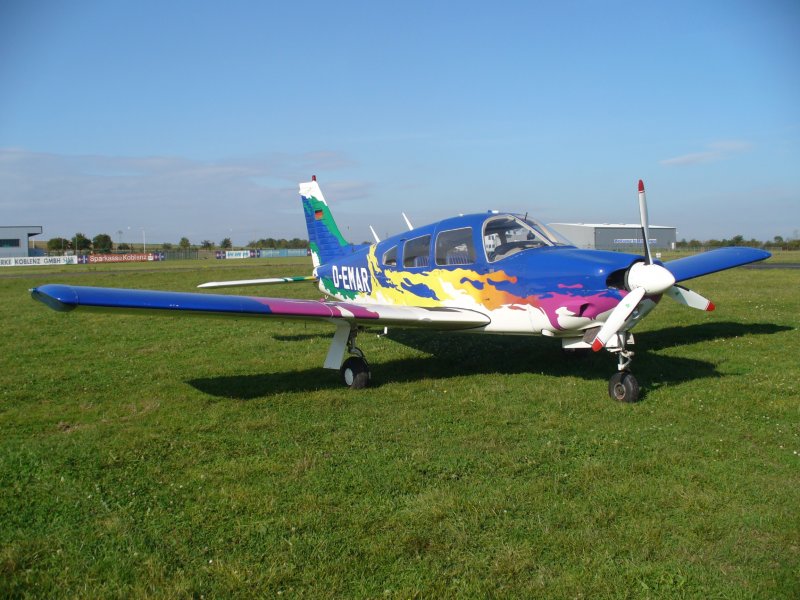 d-emar-privatpiper-pa-28r-201-arrowedrk-